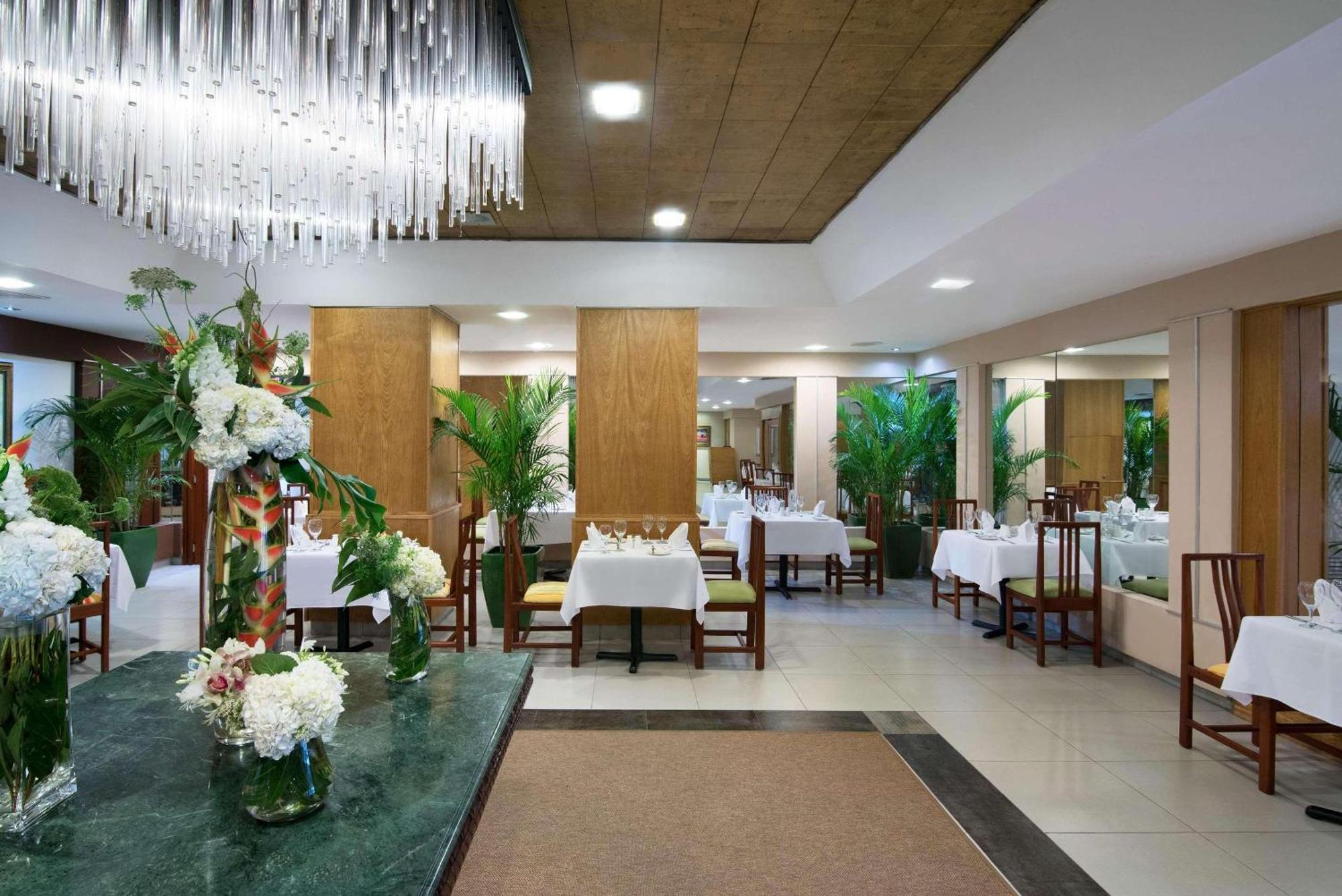 Radisson Hotel Santo Domingo Exteriör bild