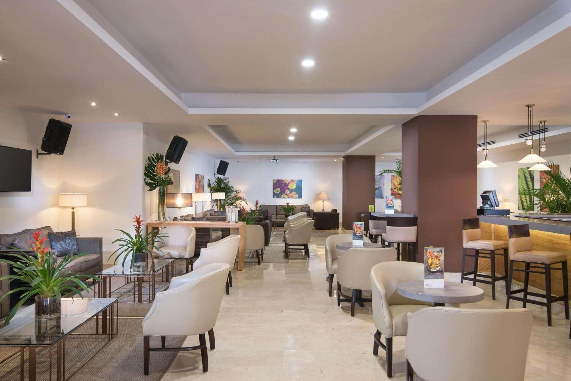 Radisson Hotel Santo Domingo Exteriör bild
